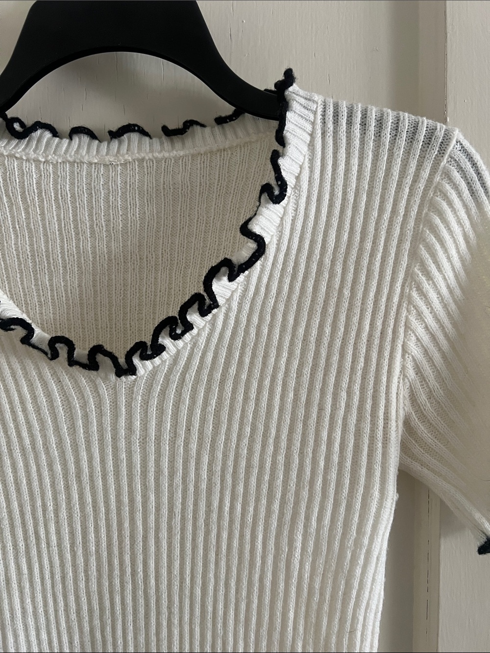 Ribbed Short-Sleeve Tee with Ruffled Trim - Picture 3 of 4